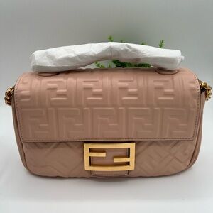 FENDI Baguette FF embossed leather blush pink medium shoulder bag Unused ❤️